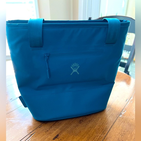 Hydro Flask 8L Insulated Lunch Tote - Picture 1 of 10